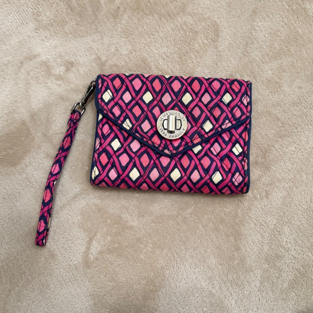 Vera Bradley Canterberry‎ Magenta Quilted Turnlock Wristlet Wallet Pink Navy